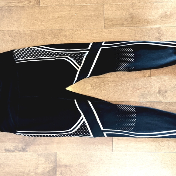 Reebok Medium Black Pants - Picture 1 of 4